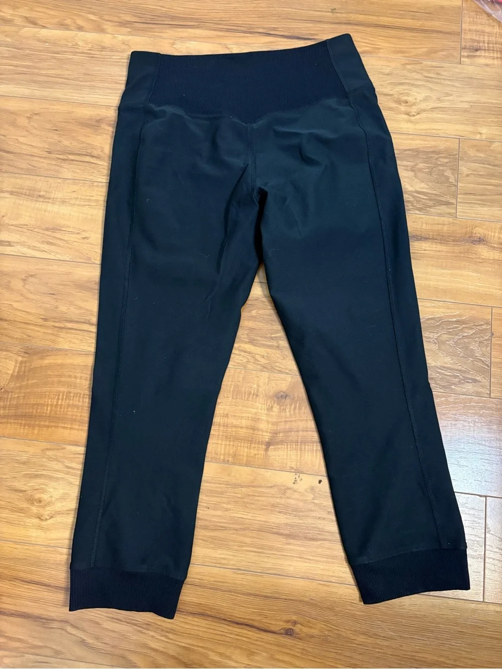 Nike Dri-FIT Black Cropped Athletic Leggings Women’s Medium yoga workout gym fit